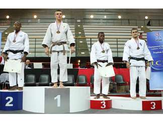 Podium championnat de France cadets
I.N.J.
Valentin en bronze (catégorie des - 66 kg)